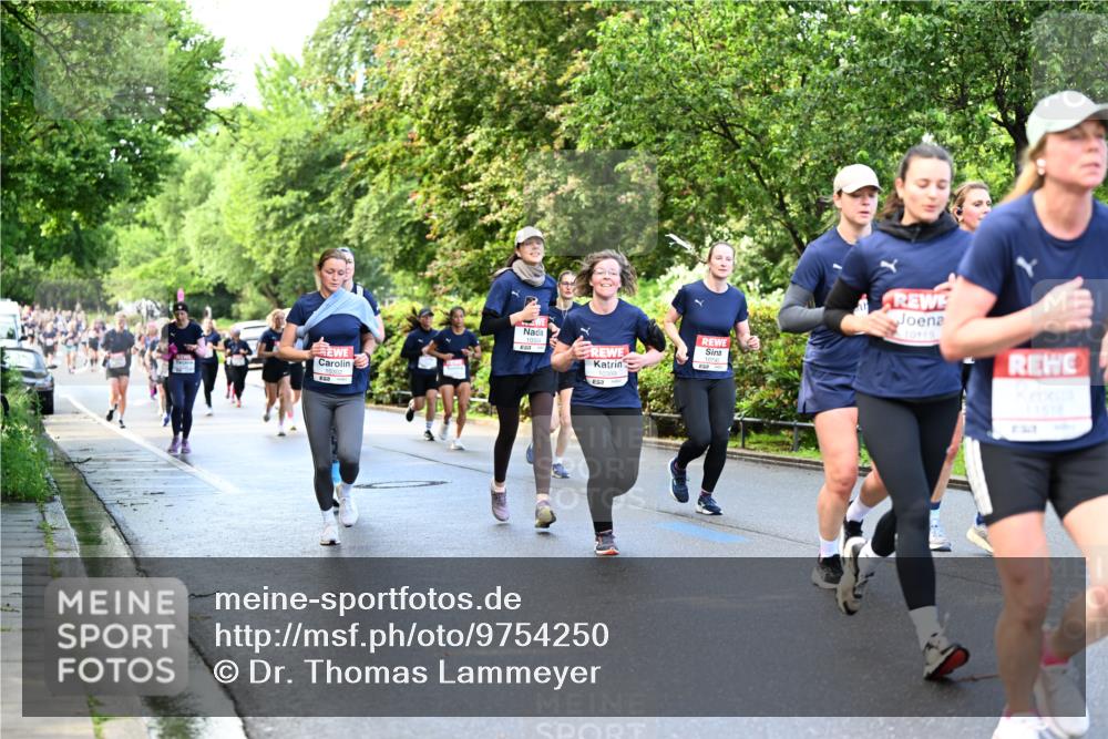 14.06.2026 - REWE Women's Run Dr. Thomas Lammeyer http://msf.ph/oto/9754250 14.06.2026 09:17:28 Laufen 10334, 10119 meine-sportfotos.de