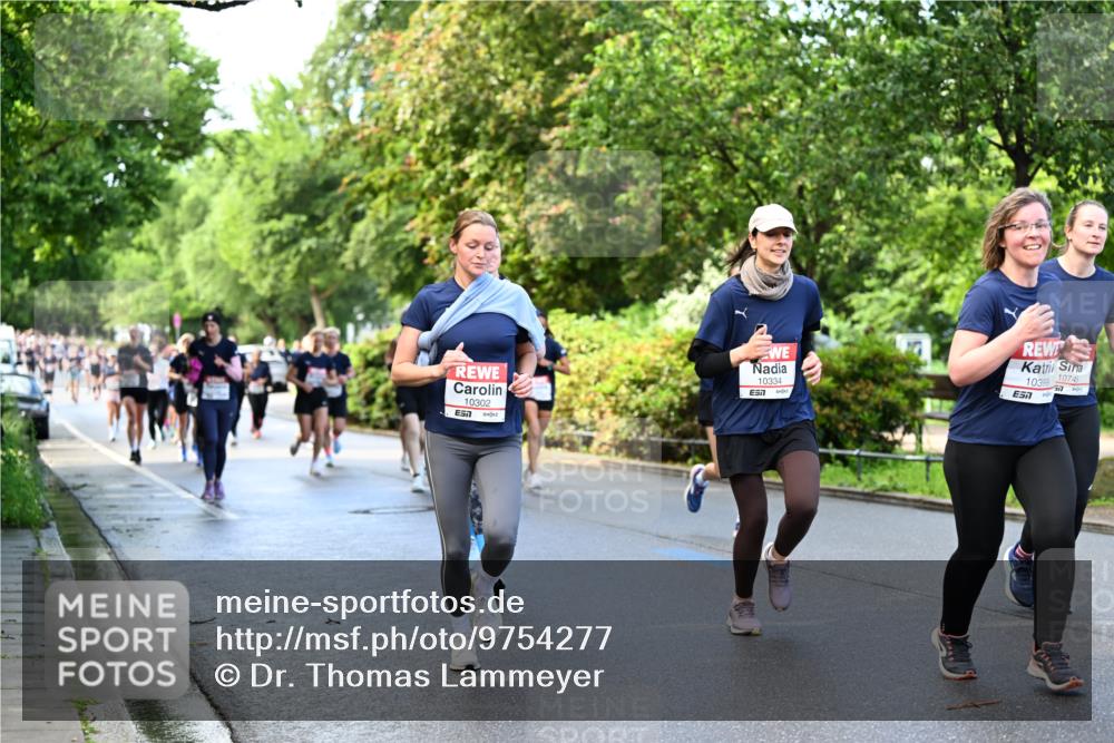 14.06.2026 - REWE Women's Run Dr. Thomas Lammeyer http://msf.ph/oto/9754277 14.06.2026 09:17:30 Laufen 10302, 7, 10334, 10399, 7, 10745 meine-sportfotos.de