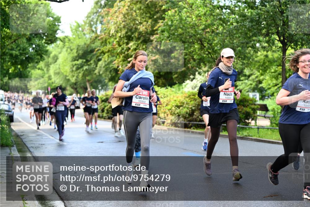 14.06.2026 - REWE Women's Run Dr. Thomas Lammeyer http://msf.ph/oto/9754279 14.06.2026 09:17:30 Laufen 10302, 10334, 7, 10399, 7 meine-sportfotos.de