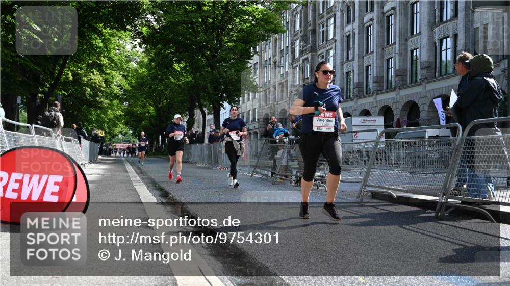 14.06.2026 - REWE Women's Run J. Mangold http://msf.ph/oto/9754301 14.06.2026 10:13:06 Ziel 10688, 10887, 10909, 10948, 11257, 11282, 11362 meine-sportfotos.de