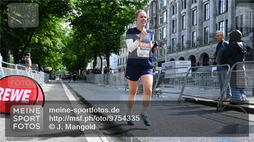 14.06.2026 - REWE Women's Run J. Mangold http://msf.ph/oto/9754335 14.06.2026 10:13:14 Ziel 11457 meine-sportfotos.de