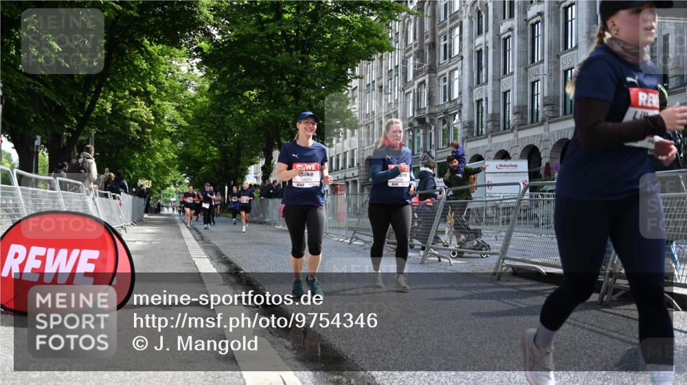 14.06.2026 - REWE Women's Run J. Mangold http://msf.ph/oto/9754346 14.06.2026 10:13:28 Ziel 10625, 10668, 11149 meine-sportfotos.de