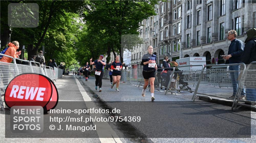 14.06.2026 - REWE Women's Run J. Mangold http://msf.ph/oto/9754369 14.06.2026 10:13:35 Ziel 10384, 10555, 10596, 11251, 11445 meine-sportfotos.de