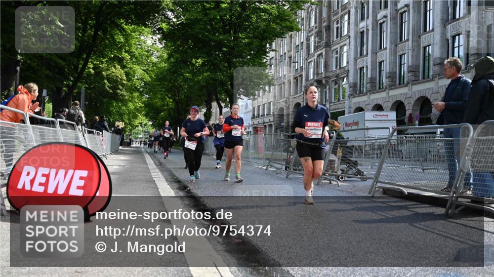 14.06.2026 - REWE Women's Run J. Mangold http://msf.ph/oto/9754374 14.06.2026 10:13:35 Ziel 10384, 10555, 10596, 11251, 11445 meine-sportfotos.de