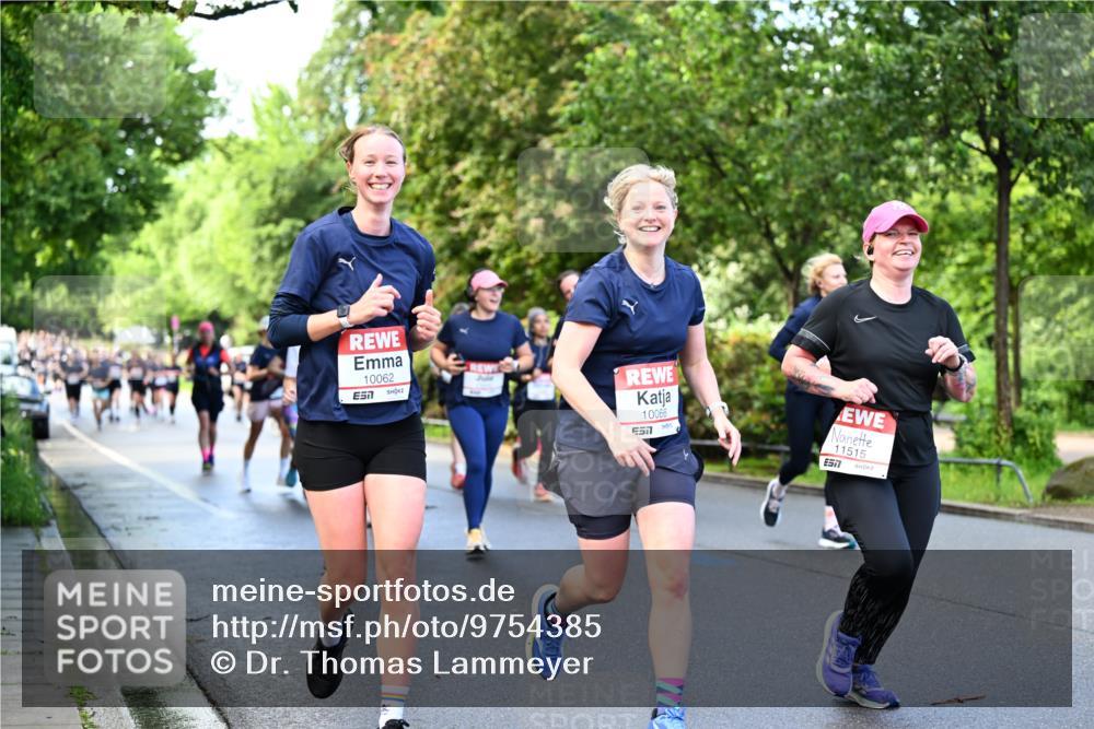 14.06.2026 - REWE Women's Run Dr. Thomas Lammeyer http://msf.ph/oto/9754385 14.06.2026 09:17:37 Laufen 10062, 10066, 557, 11515, 57 meine-sportfotos.de
