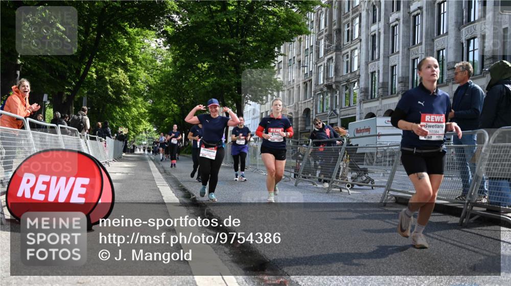 14.06.2026 - REWE Women's Run J. Mangold http://msf.ph/oto/9754386 14.06.2026 10:13:36 Ziel 10384, 10555, 10596, 11251, 11445 meine-sportfotos.de