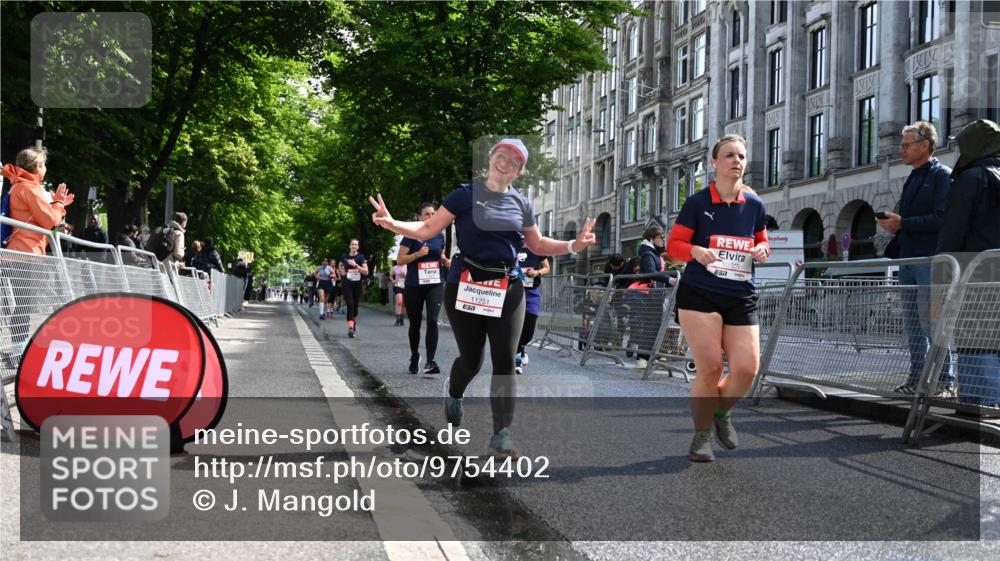 14.06.2026 - REWE Women's Run J. Mangold http://msf.ph/oto/9754402 14.06.2026 10:13:38 Ziel 10384, 10555, 10596, 11251, 11445 meine-sportfotos.de