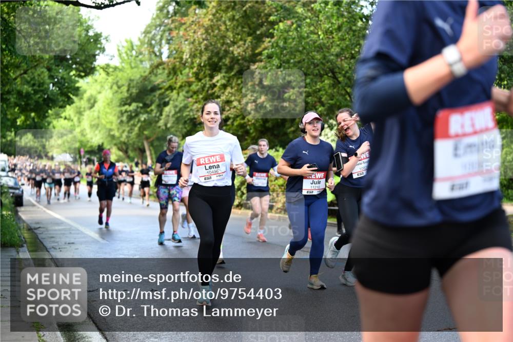 14.06.2026 - REWE Women's Run Dr. Thomas Lammeyer http://msf.ph/oto/9754403 14.06.2026 09:17:38 Laufen 10496, 57, 1083, 11210, 57 meine-sportfotos.de