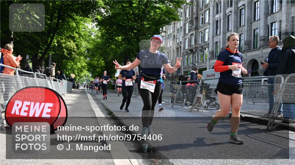 14.06.2026 - REWE Women's Run J. Mangold http://msf.ph/oto/9754406 14.06.2026 10:13:38 Ziel 10384, 10555, 10596, 11251, 11445 meine-sportfotos.de