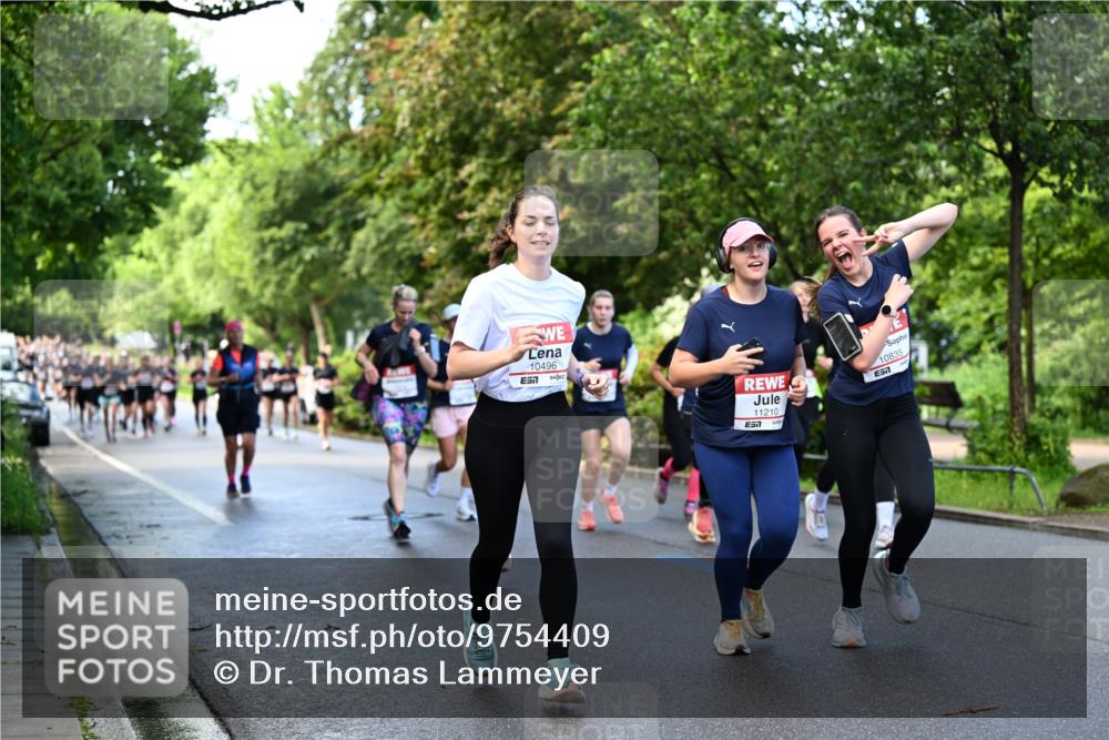 14.06.2026 - REWE Women's Run Dr. Thomas Lammeyer http://msf.ph/oto/9754409 14.06.2026 09:17:39 Laufen 10496, 11210, 7, 10835, 7 meine-sportfotos.de