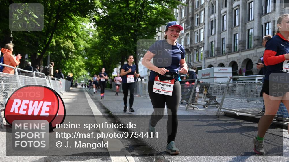 14.06.2026 - REWE Women's Run J. Mangold http://msf.ph/oto/9754411 14.06.2026 10:13:38 Ziel 10384, 10555, 10596, 11251, 11445 meine-sportfotos.de