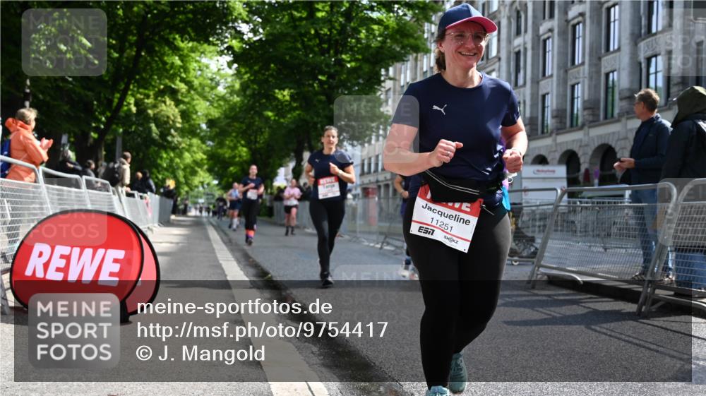 14.06.2026 - REWE Women's Run J. Mangold http://msf.ph/oto/9754417 14.06.2026 10:13:39 Ziel 10241, 10384, 10555, 10596, 11251, 11445 meine-sportfotos.de