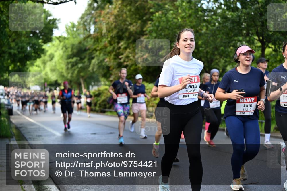 14.06.2026 - REWE Women's Run Dr. Thomas Lammeyer http://msf.ph/oto/9754421 14.06.2026 09:17:39 Laufen 9, 10496, 11210, 7 meine-sportfotos.de