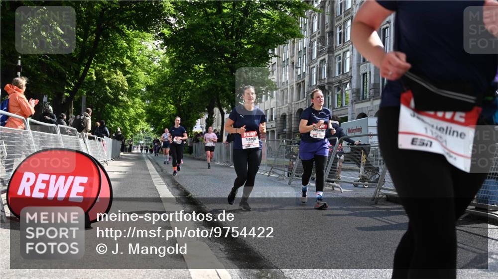 14.06.2026 - REWE Women's Run J. Mangold http://msf.ph/oto/9754422 14.06.2026 10:13:39 Ziel 10241, 10384, 10555, 10596, 11251, 11445 meine-sportfotos.de
