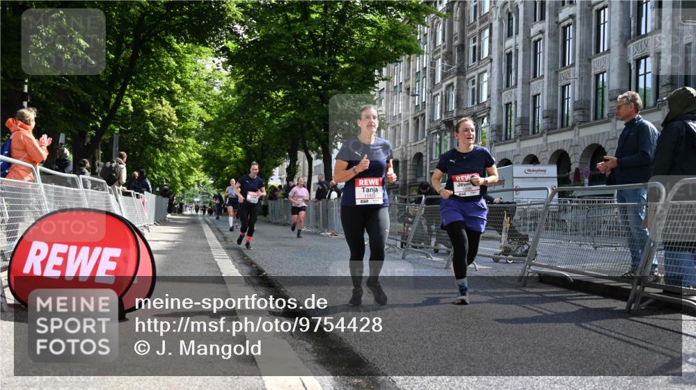 14.06.2026 - REWE Women's Run J. Mangold http://msf.ph/oto/9754428 14.06.2026 10:13:40 Ziel 10040, 10241, 10384, 10555, 10596, 11251, 11445 meine-sportfotos.de