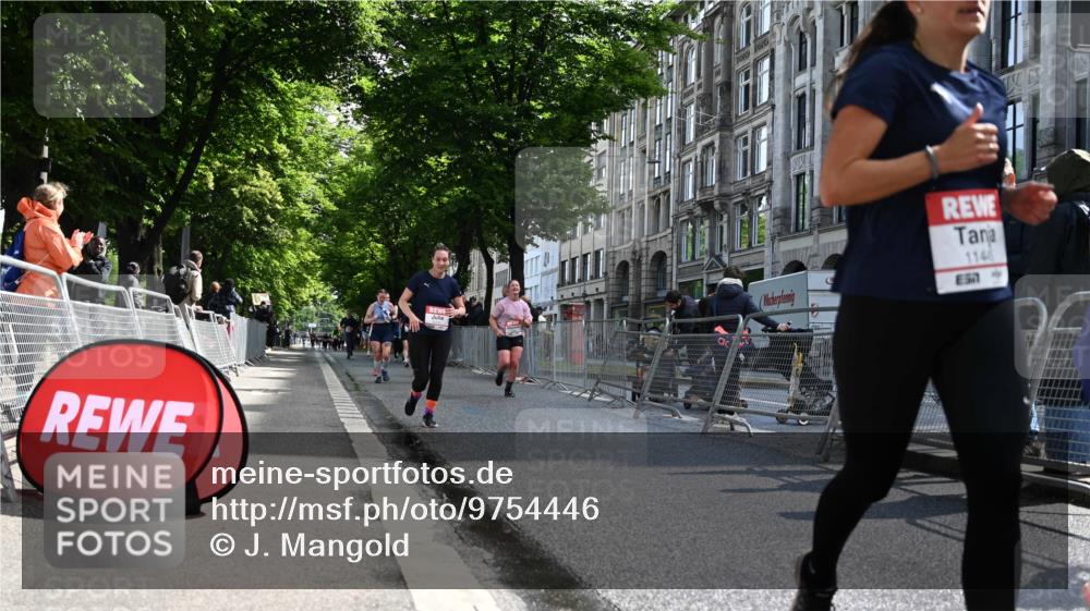 14.06.2026 - REWE Women's Run J. Mangold http://msf.ph/oto/9754446 14.06.2026 10:13:41 Ziel 10040, 10241, 10384, 10555, 10596, 11251, 11445 meine-sportfotos.de