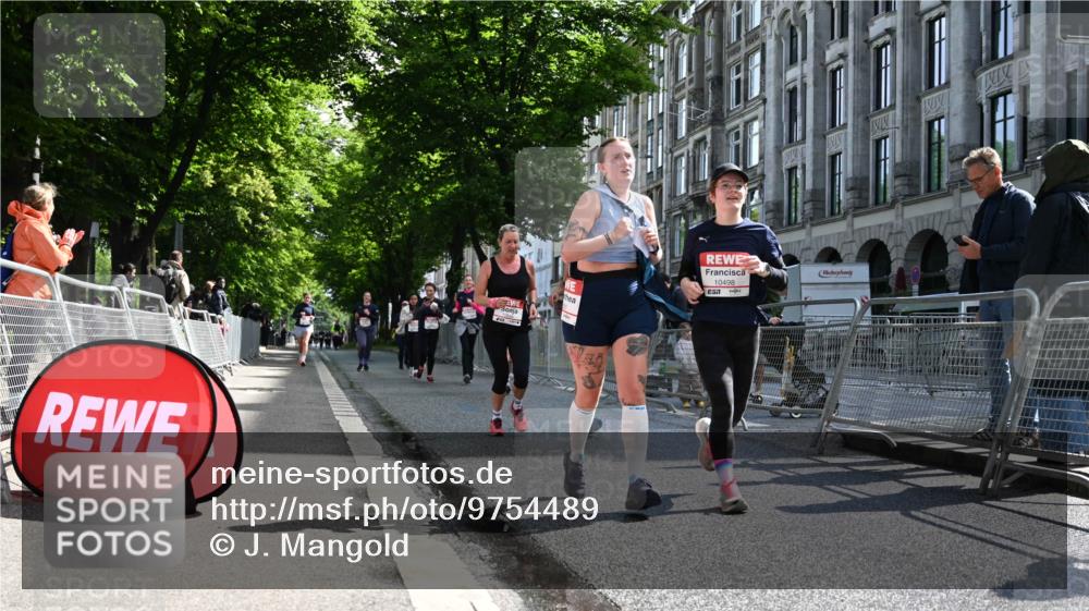 14.06.2026 - REWE Women's Run J. Mangold http://msf.ph/oto/9754489 14.06.2026 10:13:48 Ziel 10040, 10241, 10321, 10452, 10458, 10498, 10536, 10711, 11497 meine-sportfotos.de