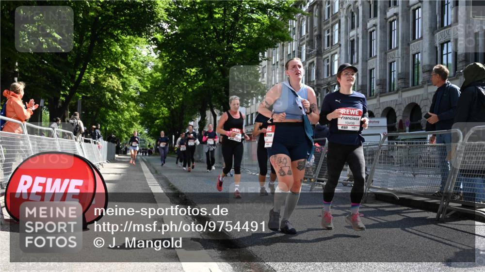 14.06.2026 - REWE Women's Run J. Mangold http://msf.ph/oto/9754491 14.06.2026 10:13:48 Ziel 10040, 10241, 10321, 10452, 10458, 10498, 10536, 10711, 11497 meine-sportfotos.de