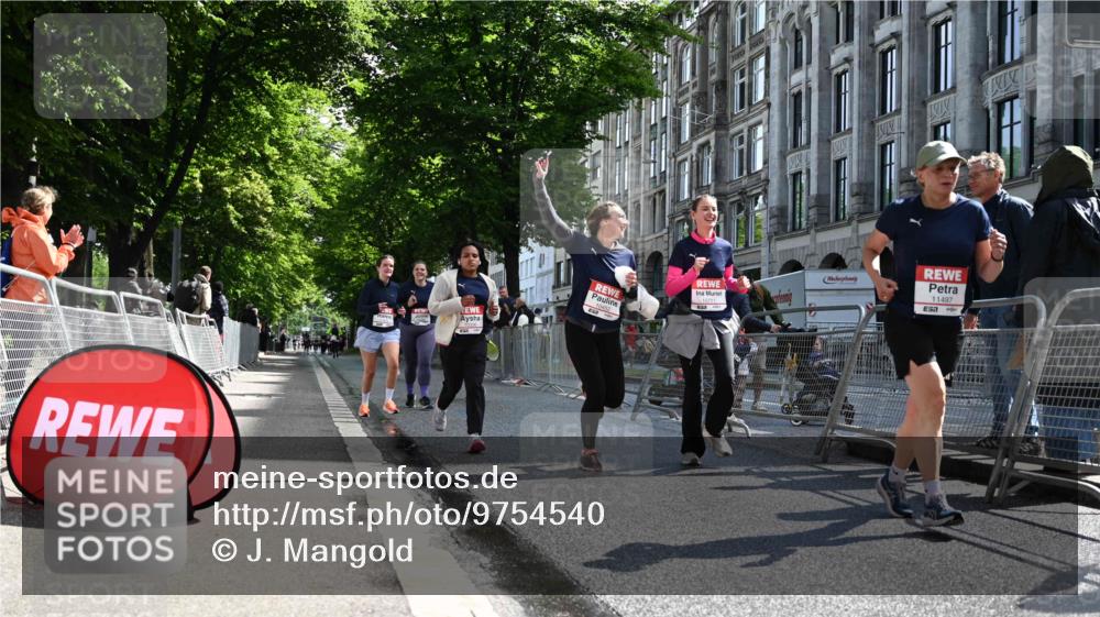14.06.2026 - REWE Women's Run J. Mangold http://msf.ph/oto/9754540 14.06.2026 10:13:53 Ziel 10321, 10336, 10452, 10458, 10536, 10696, 10711, 11295, 11425, 11497 meine-sportfotos.de