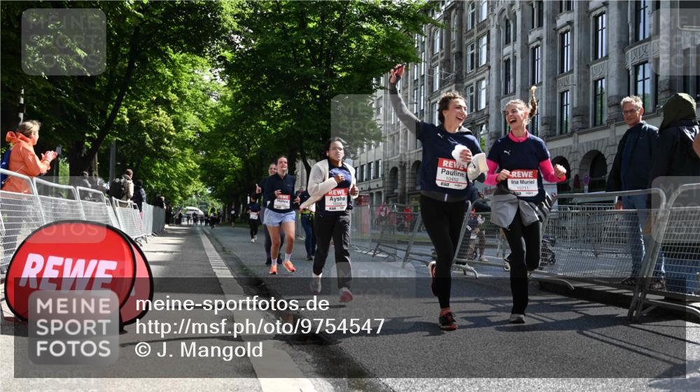 14.06.2026 - REWE Women's Run J. Mangold http://msf.ph/oto/9754547 14.06.2026 10:13:53 Ziel 10321, 10336, 10452, 10458, 10536, 10696, 10711, 11295, 11425, 11497 meine-sportfotos.de