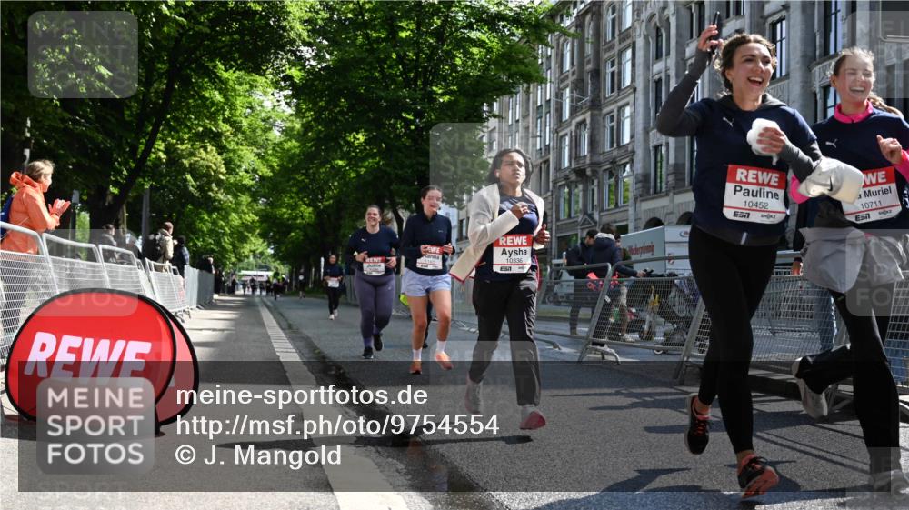 14.06.2026 - REWE Women's Run J. Mangold http://msf.ph/oto/9754554 14.06.2026 10:13:54 Ziel 10336, 10452, 10458, 10536, 10696, 10711, 11295, 11425, 11497 meine-sportfotos.de