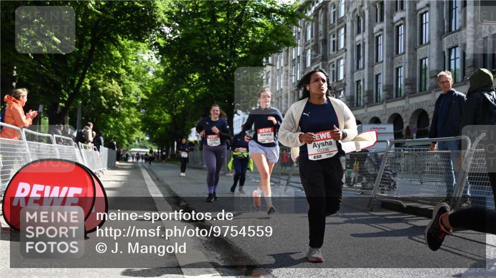 14.06.2026 - REWE Women's Run J. Mangold http://msf.ph/oto/9754559 14.06.2026 10:13:54 Ziel 10336, 10452, 10458, 10536, 10696, 10711, 11295, 11425, 11497 meine-sportfotos.de