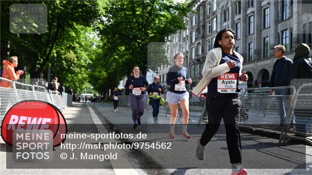 14.06.2026 - REWE Women's Run J. Mangold http://msf.ph/oto/9754562 14.06.2026 10:13:55 Ziel 10336, 10452, 10696, 10711, 11295, 11425, 11497 meine-sportfotos.de