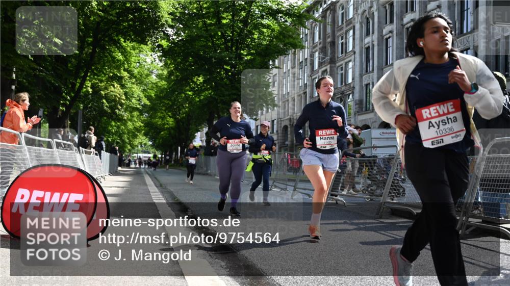 14.06.2026 - REWE Women's Run J. Mangold http://msf.ph/oto/9754564 14.06.2026 10:13:55 Ziel 10336, 10452, 10696, 10711, 11295, 11425, 11497 meine-sportfotos.de