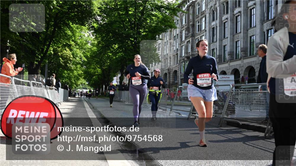 14.06.2026 - REWE Women's Run J. Mangold http://msf.ph/oto/9754568 14.06.2026 10:13:55 Ziel 10336, 10452, 10696, 10711, 11295, 11425, 11497 meine-sportfotos.de