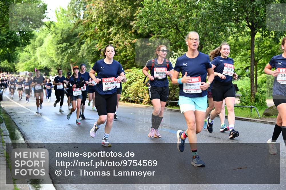 14.06.2026 - REWE Women's Run Dr. Thomas Lammeyer http://msf.ph/oto/9754569 14.06.2026 09:17:52 Laufen 10167, 57, 10858, 10636, 57, 11055, 10 meine-sportfotos.de