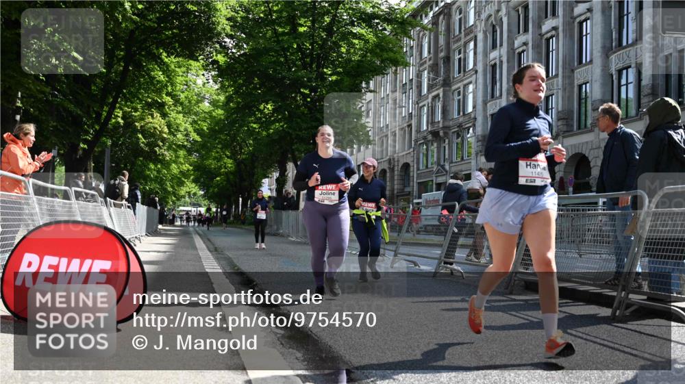 14.06.2026 - REWE Women's Run J. Mangold http://msf.ph/oto/9754570 14.06.2026 10:13:55 Ziel 10336, 10452, 10696, 10711, 11295, 11425, 11497 meine-sportfotos.de