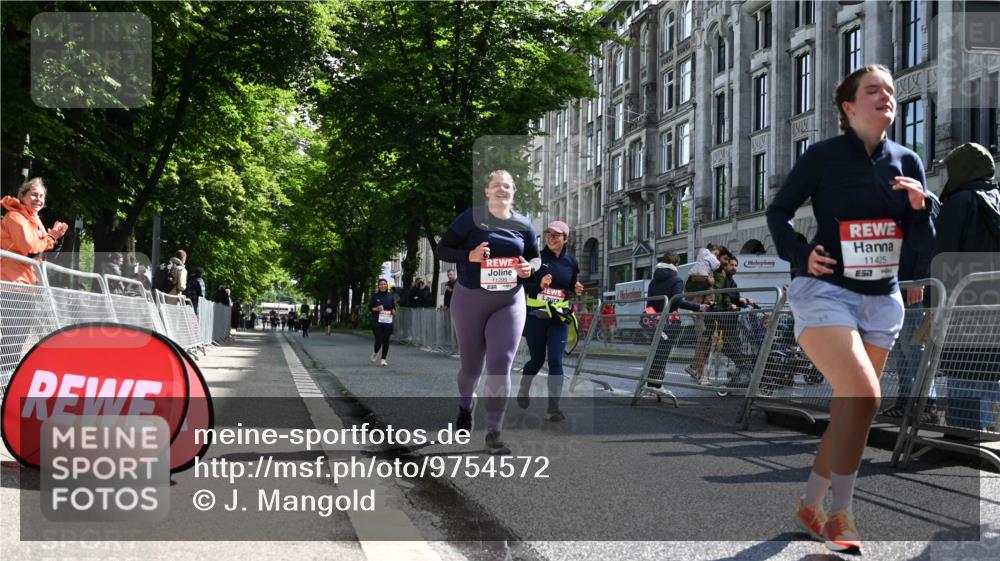 14.06.2026 - REWE Women's Run J. Mangold http://msf.ph/oto/9754572 14.06.2026 10:13:56 Ziel 10336, 10452, 10696, 10711, 11295, 11425, 11497 meine-sportfotos.de