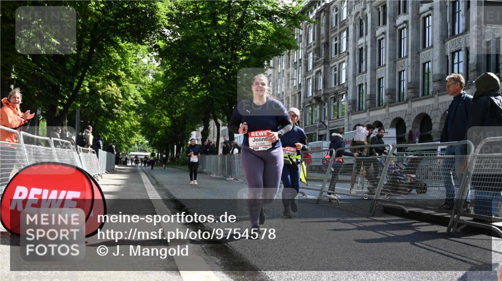 14.06.2026 - REWE Women's Run J. Mangold http://msf.ph/oto/9754578 14.06.2026 10:13:56 Ziel 10336, 10452, 10696, 10711, 11295, 11425, 11497 meine-sportfotos.de