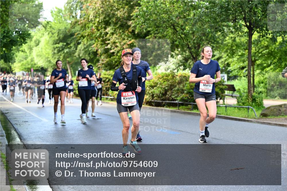 14.06.2026 - REWE Women's Run Dr. Thomas Lammeyer http://msf.ph/oto/9754609 14.06.2026 09:17:54 Laufen 10552, 57, 10882, 57 meine-sportfotos.de