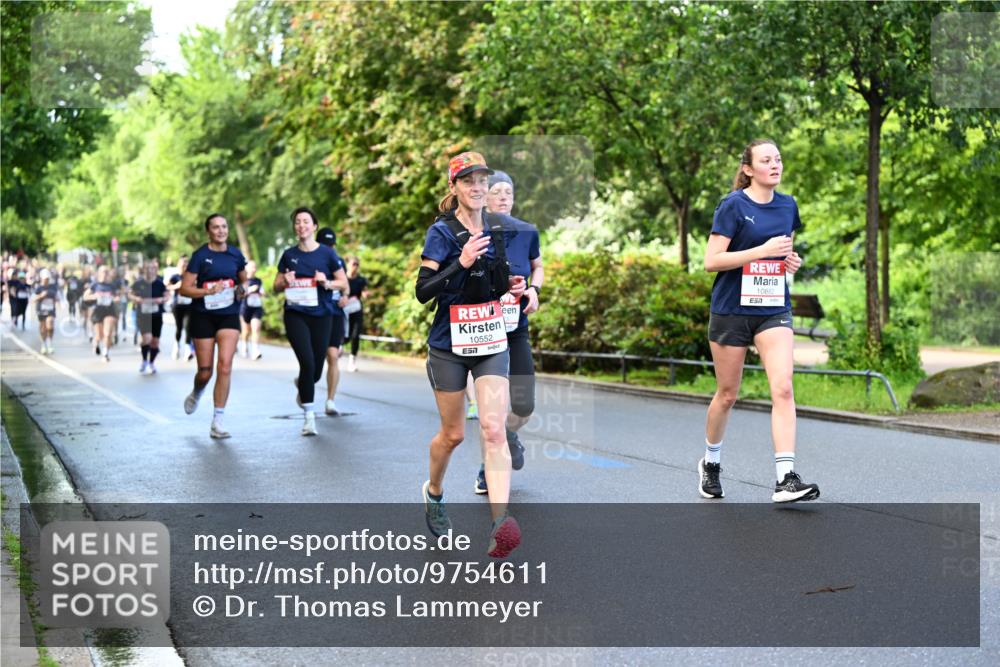 14.06.2026 - REWE Women's Run Dr. Thomas Lammeyer http://msf.ph/oto/9754611 14.06.2026 09:17:54 Laufen 10552, 7, 10882, 7 meine-sportfotos.de