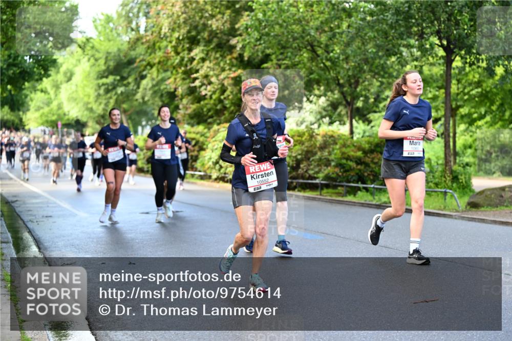 14.06.2026 - REWE Women's Run Dr. Thomas Lammeyer http://msf.ph/oto/9754614 14.06.2026 09:17:55 Laufen 10552, 7, 10882, 7 meine-sportfotos.de