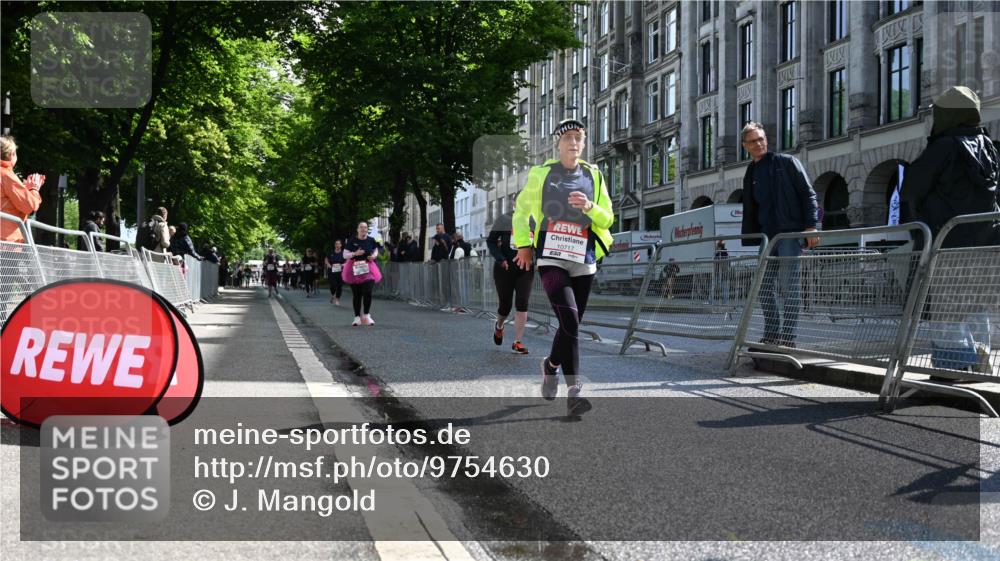 14.06.2026 - REWE Women's Run J. Mangold http://msf.ph/oto/9754630 14.06.2026 10:14:14 Ziel 10716, 10717, 11125 meine-sportfotos.de