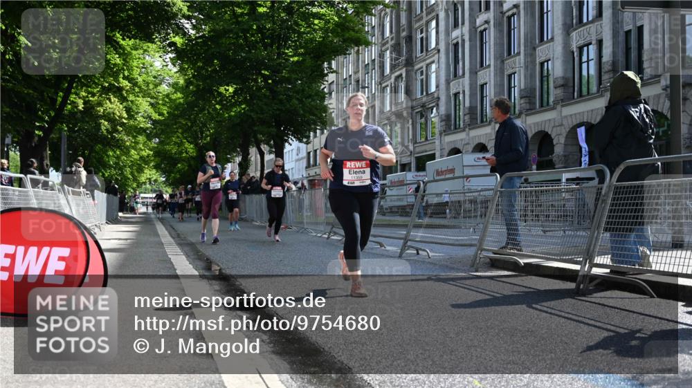 14.06.2026 - REWE Women's Run J. Mangold http://msf.ph/oto/9754680 14.06.2026 10:14:23 Ziel 10509, 10716, 11359, 11461 meine-sportfotos.de