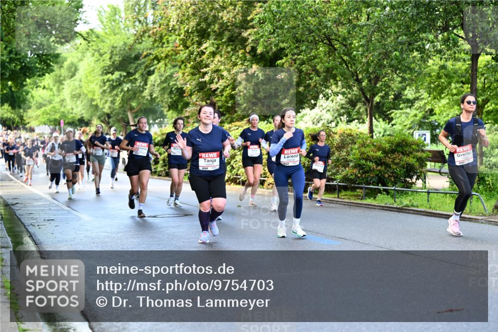 14.06.2026 - REWE Women's Run Dr. Thomas Lammeyer http://msf.ph/oto/9754703 14.06.2026 09:18:00 Laufen 57, 11382 meine-sportfotos.de