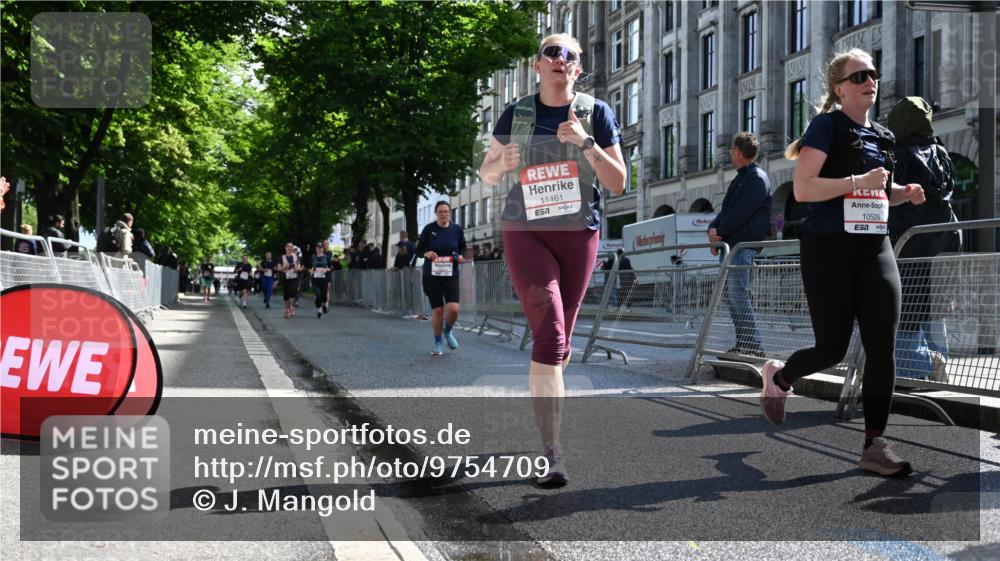 14.06.2026 - REWE Women's Run J. Mangold http://msf.ph/oto/9754709 14.06.2026 10:14:28 Ziel 10064, 10509, 11359, 11461 meine-sportfotos.de