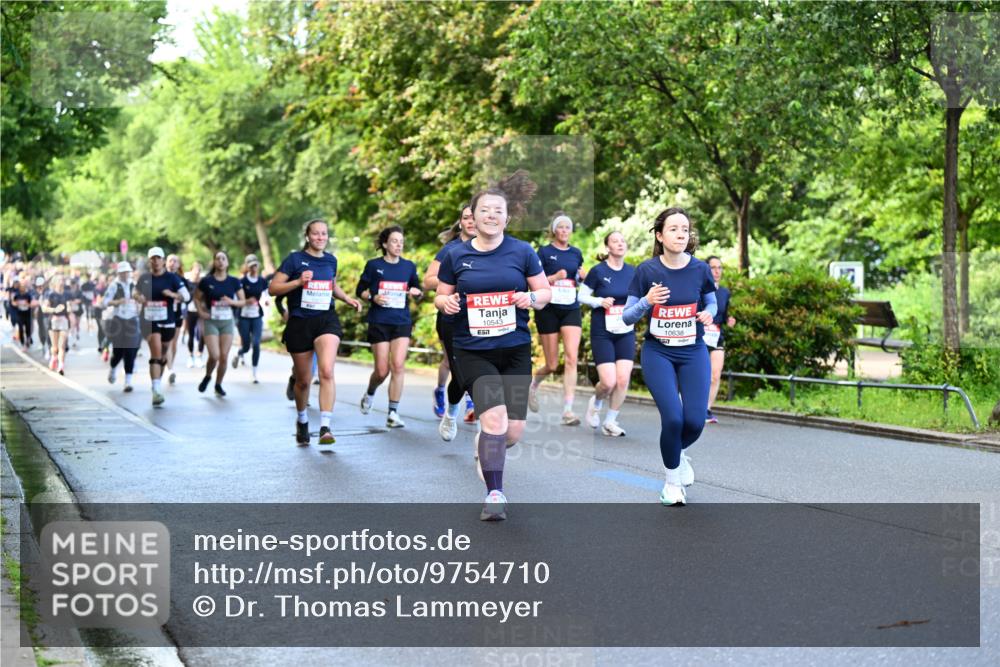 14.06.2026 - REWE Women's Run Dr. Thomas Lammeyer http://msf.ph/oto/9754710 14.06.2026 09:18:01 Laufen 10543, 10638 meine-sportfotos.de