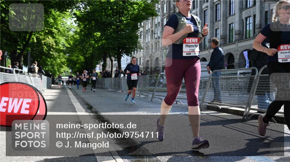 14.06.2026 - REWE Women's Run J. Mangold http://msf.ph/oto/9754711 14.06.2026 10:14:28 Ziel 10064, 10509, 11359, 11461 meine-sportfotos.de