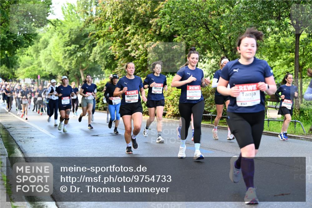14.06.2026 - REWE Women's Run Dr. Thomas Lammeyer http://msf.ph/oto/9754733 14.06.2026 09:18:02 Laufen 10253, 10796, 7, 10543 meine-sportfotos.de