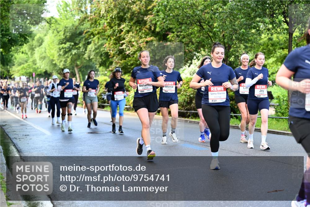 14.06.2026 - REWE Women's Run Dr. Thomas Lammeyer http://msf.ph/oto/9754741 14.06.2026 09:18:03 Laufen 10253, 10796, 7, 10934 meine-sportfotos.de