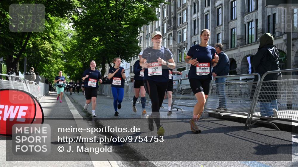 14.06.2026 - REWE Women's Run J. Mangold http://msf.ph/oto/9754753 14.06.2026 10:14:37 Ziel 10394, 10550, 10569, 10872, 10883, 10961, 10962, 11195, 11286 meine-sportfotos.de
