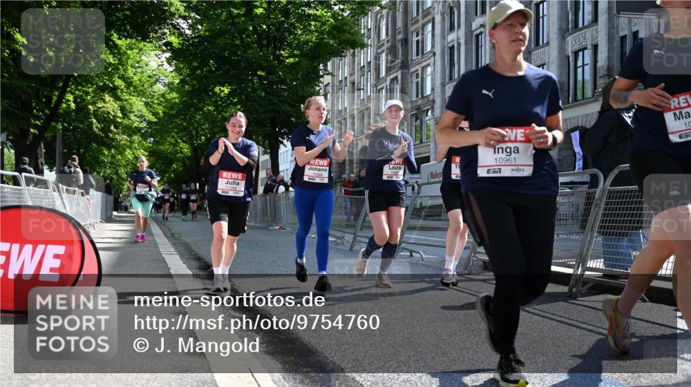 14.06.2026 - REWE Women's Run J. Mangold http://msf.ph/oto/9754760 14.06.2026 10:14:38 Ziel 10394, 10550, 10569, 10872, 10883, 10961, 10962, 11195, 11286 meine-sportfotos.de