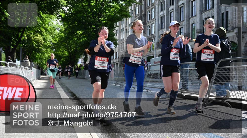 14.06.2026 - REWE Women's Run J. Mangold http://msf.ph/oto/9754767 14.06.2026 10:14:39 Ziel 10394, 10550, 10569, 10872, 10883, 10961, 10962, 11195, 11286 meine-sportfotos.de