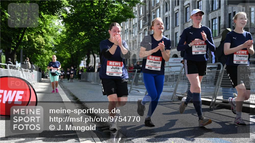 14.06.2026 - REWE Women's Run J. Mangold http://msf.ph/oto/9754770 14.06.2026 10:14:39 Ziel 10394, 10550, 10569, 10872, 10883, 10961, 10962, 11195, 11286 meine-sportfotos.de