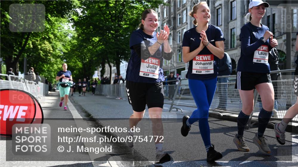 14.06.2026 - REWE Women's Run J. Mangold http://msf.ph/oto/9754772 14.06.2026 10:14:39 Ziel 10394, 10550, 10569, 10872, 10883, 10961, 10962, 11195, 11286 meine-sportfotos.de