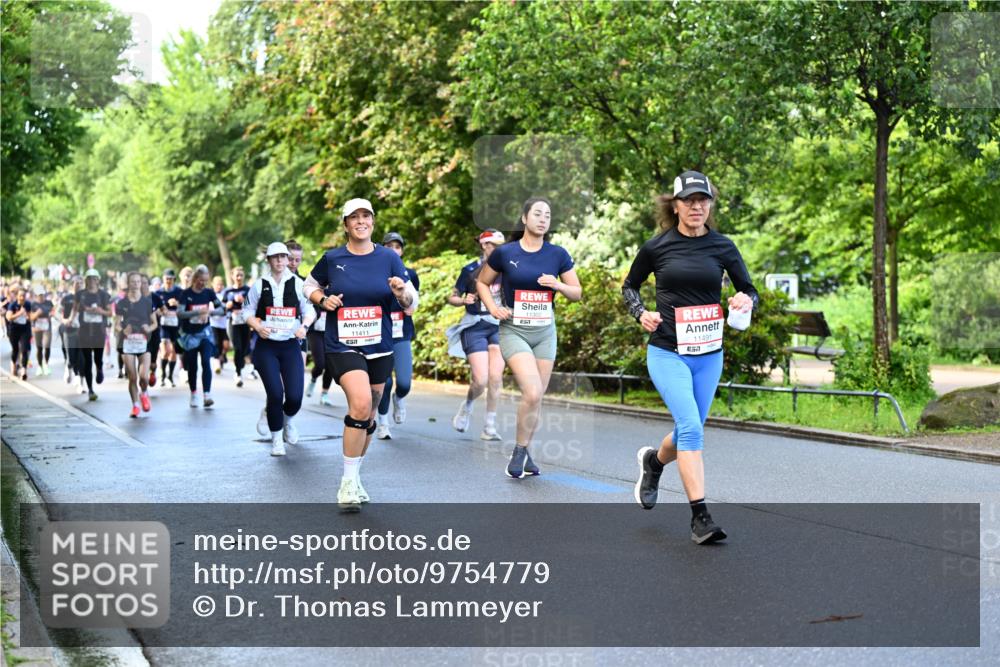 14.06.2026 - REWE Women's Run Dr. Thomas Lammeyer http://msf.ph/oto/9754779 14.06.2026 09:18:05 Laufen 11411, 11302, 11491, 57 meine-sportfotos.de